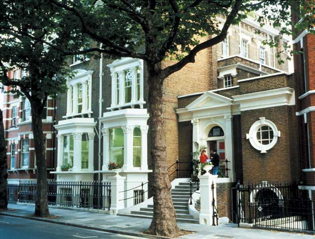 London School of English Holland Park Gardens